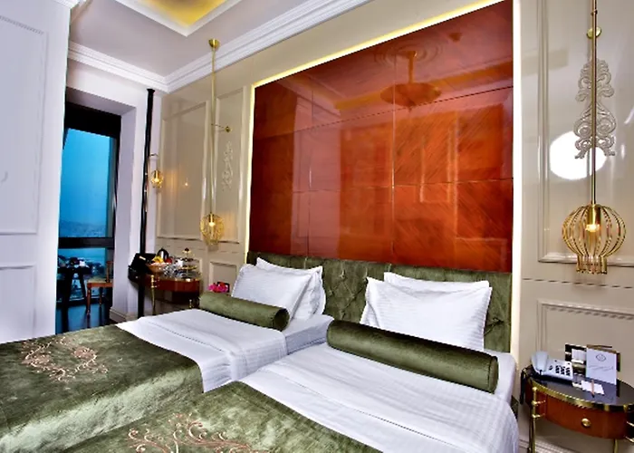 Отель Taksim Star 3*