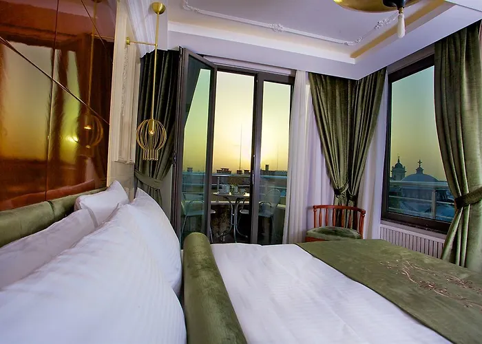 Отель Taksim Star 3*